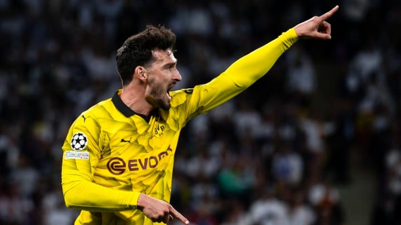 Bayer Leverkusen và Bologna đang tranh nhau Hummels.