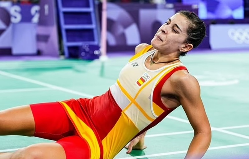 Carolina Marin gặp chấn thương khi gần giành chiến thắng trong trận đấu với Bingjiao