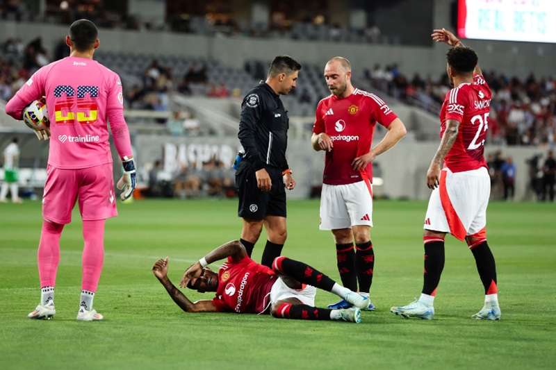 MU phải chờ nhóm ngôi sao dư Euro và Copa America trở lại.